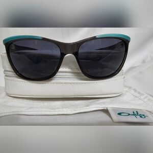 Oakley Confront, Grey Cloud sunglasses